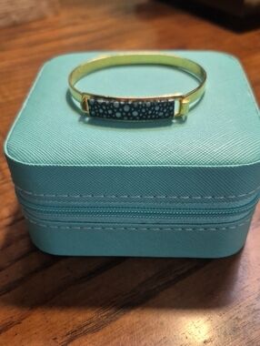 AV Max NYC Vintage Gold-Tone Bracelet with Black Speckled Turquoise Accent